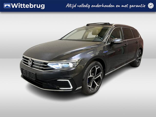 Volkswagen PASSAT Variant 1.4 TSI PHEV GTE Business / AUTOMAAT/ PANO/ ELEKTR. TREKHAAK/ ALCANTARA/ KEYLESS/ ADAPT. CRUISE/ 3-ZONE CLIMA/ 18" LMV/ MATRIX/ PARK. SENSOREN + CAMERA/ APP-CONNECT/ DIGITAL DASH/ NAVI/ STOEL VERWARM.