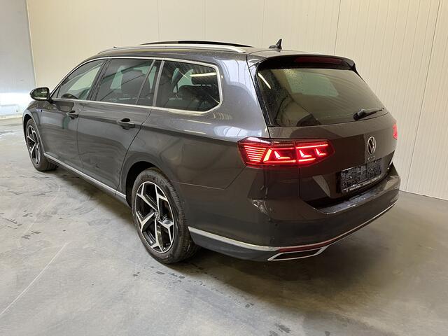 Volkswagen PASSAT Variant 1.4 TSI PHEV GTE Business / AUTOMAAT/ PANO/ ELEKTR. TREKHAAK/ ALCANTARA/ KEYLESS/ ADAPT. CRUISE/ 3-ZONE CLIMA/ 18" LMV/ MATRIX/ PARK. SENSOREN + CAMERA/ APP-CONNECT/ DIGITAL DASH/ NAVI/ STOEL VERWARM.