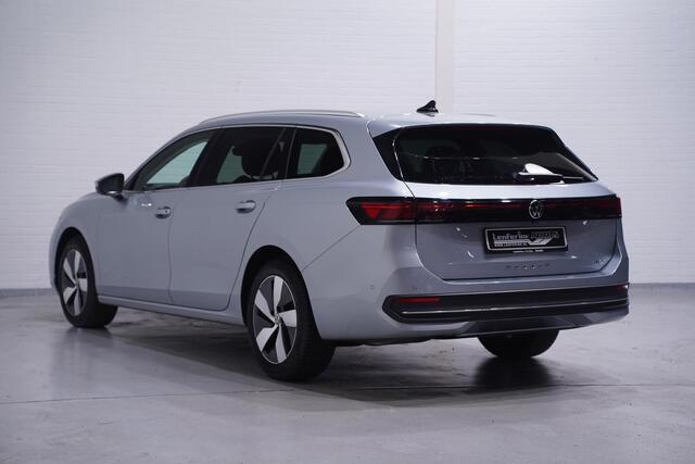 Volkswagen PASSAT Variant 1.5 eTSI 150 pk Aut. Business Camera Trekhaak Massage Stoel verwarming/ventilatie IQ drive Leder/alcantara sportstoelen