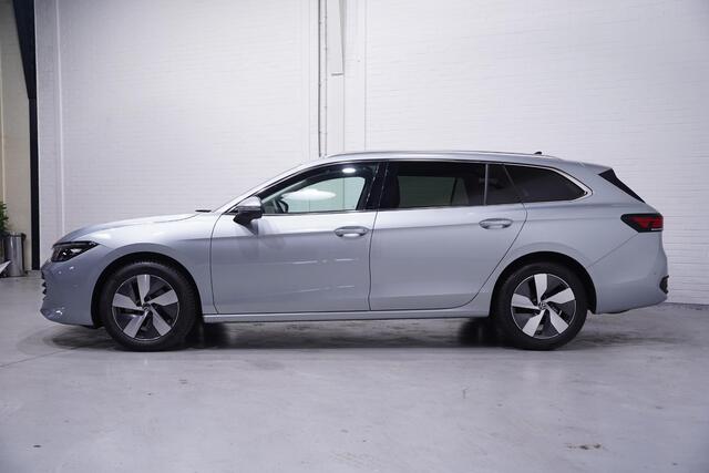 Volkswagen PASSAT Variant 1.5 eTSI 150 pk Aut. Business Camera Trekhaak Massage Stoel verwarming/ventilatie IQ drive Leder/alcantara sportstoelen