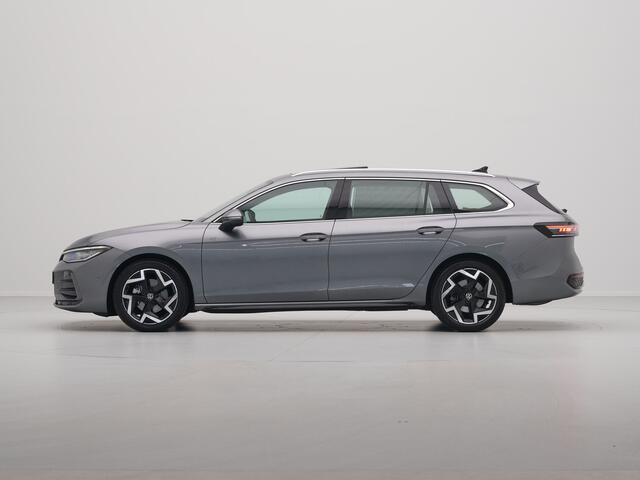 Volkswagen PASSAT Variant 1.5 eTSI 150pk R-Line Business Panorama Trekhaak Camera Side Assist