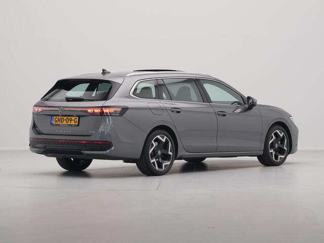 Volkswagen PASSAT Variant 1.5 eTSI 150pk R-Line Business Panorama Trekhaak Camera Side Assist