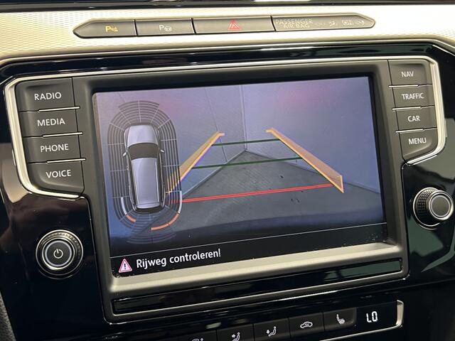 Volkswagen PASSAT Variant 1.4 TSI GTE Connected Series Plus | Navigatie/Android/Apple Carplay | LM Velgen 18" | Elektrische Trekhaak | Voorstoelen Verwarmd | Cruise Control Adaptief |