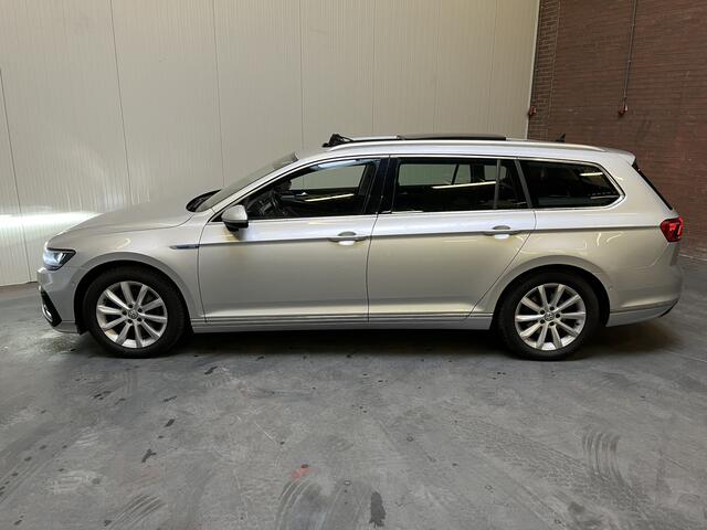 Volkswagen PASSAT Variant 1.4 TSI PHEV GTE Business / AUTOMAAT/ 218 PK/ PANO/ TREKHAAK/ CAMERA/ PARK. SENSOREN V+A/ STOEL VERWARM./ MASSAGE FUNCTIE/ APP-CONNECT/ DODE HOEK/ KEYLESS/ NAVI/ DAB/ ACC/ CLIMA/ LED/ 17'' LMV