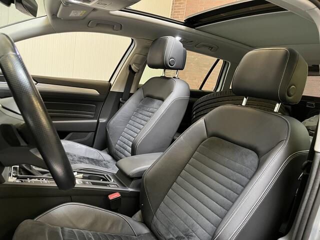 Volkswagen PASSAT Variant 1.4 TSI PHEV GTE Business / AUTOMAAT/ 218 PK/ PANO/ TREKHAAK/ CAMERA/ PARK. SENSOREN V+A/ STOEL VERWARM./ MASSAGE FUNCTIE/ APP-CONNECT/ DODE HOEK/ KEYLESS/ NAVI/ DAB/ ACC/ CLIMA/ LED/ 17'' LMV