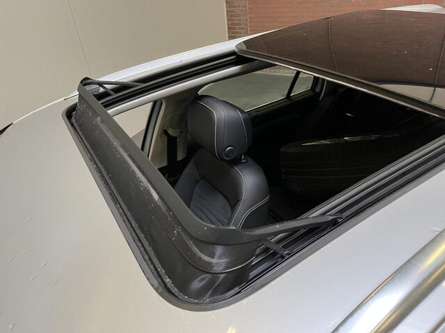 Volkswagen PASSAT Variant 1.4 TSI PHEV GTE Business / AUTOMAAT/ 218 PK/ PANO/ TREKHAAK/ CAMERA/ PARK. SENSOREN V+A/ STOEL VERWARM./ MASSAGE FUNCTIE/ APP-CONNECT/ DODE HOEK/ KEYLESS/ NAVI/ DAB/ ACC/ CLIMA/ LED/ 17'' LMV