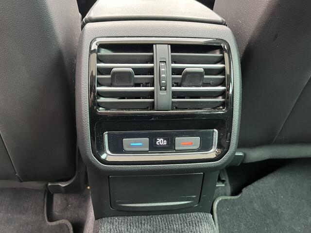 Volkswagen PASSAT Variant 1.8 TSI Business Edition R Aut/Ecc/Navi/Pano