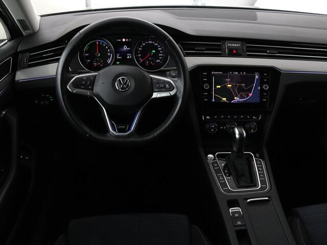 Volkswagen PASSAT 1.4 TSI PHEV GTE Business | Adaptive cruise | Camera | Carplay | Stoelverwarming | Massage | Navigatie | Full LED