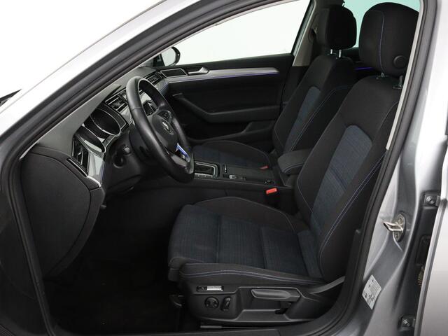 Volkswagen PASSAT 1.4 TSI PHEV GTE Business | Adaptive cruise | Camera | Carplay | Stoelverwarming | Massage | Navigatie | Full LED