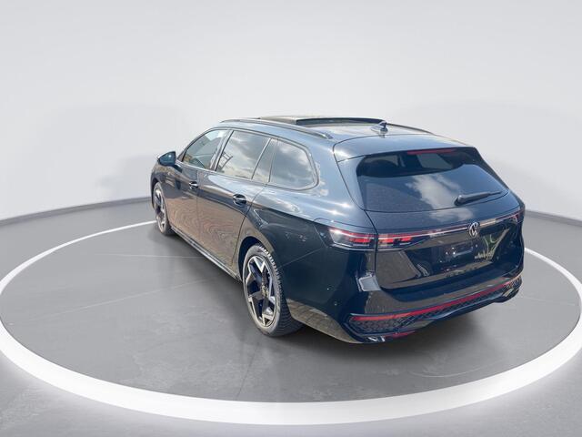 Volkswagen PASSAT Variant 1.5 eHybrid 272pk DSG R-Line Edition · Navigatie · Parkeersensoren · Panoramadak · Garantie t/m 30-07-2029 of 100.000km