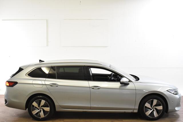 Volkswagen PASSAT Variant 1.5 eTSI 150PK DSG BUSINESS ALCANTARA/360°CAMERA/TREKHAAK