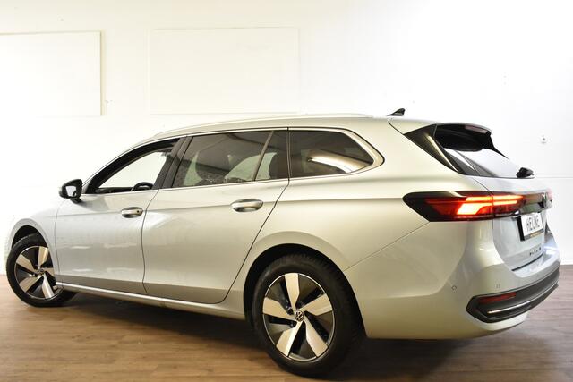 Volkswagen PASSAT Variant 1.5 eTSI 150PK DSG BUSINESS ALCANTARA/360°CAMERA/TREKHAAK