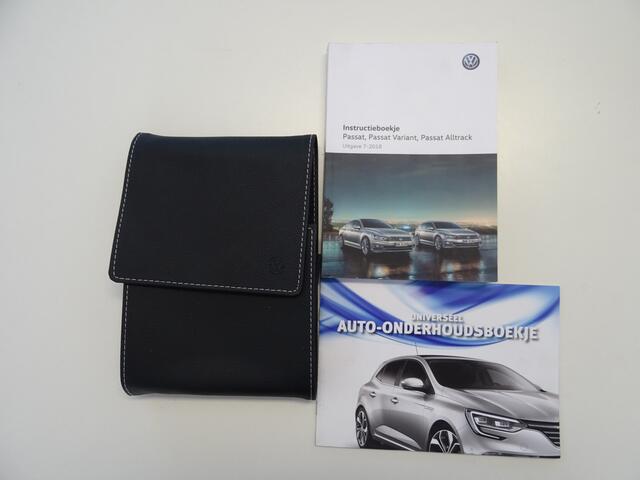Volkswagen PASSAT Variant 1.5 TSI Highline * 4 SEIZOENSBANDEN * TREKHAAK !!