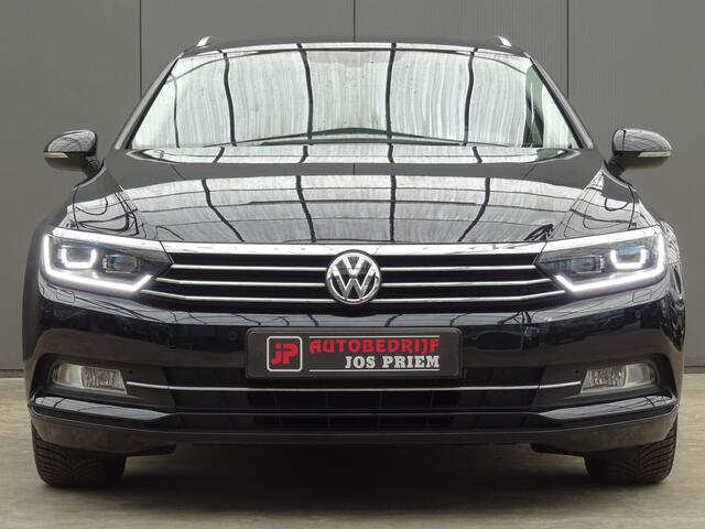 Volkswagen PASSAT Variant 1.5 TSI Highline * 4 SEIZOENSBANDEN * TREKHAAK !!