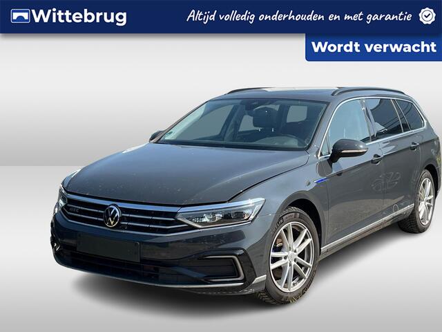 Volkswagen PASSAT Variant 1.4 TSI 218pk PHEV GTE DSG Automaat Panoramadak / Leder / LED / Digitaal dashboard / Navigatie / Parkassist