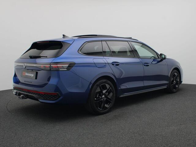 Volkswagen PASSAT Variant 1.5 eHybrid R-Line Edition 272PK DSG black style, matrix led, trekhaak, 360gr. camera, panorma dak, head-up display, adaptive cruise, side assist, stoelverwarming voor & achter, stuurwielverwarming, 18" lichtmetaal