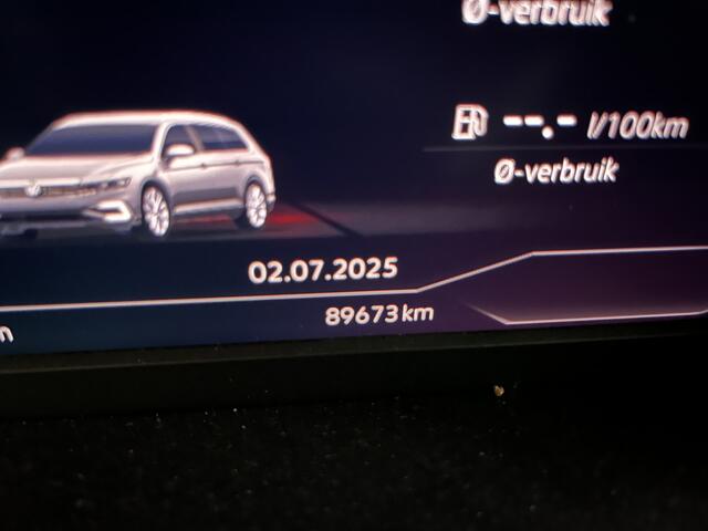 Volkswagen PASSAT Variant 1.4 TSI PHEV GTE Business / AUTOMAAT/ CAMERA/ PARK. SENSOREN/ ERGO COMFORT/ DODE HOEK/ STOELVERWARM./ DIGITAL DASHBOARD/ ELEK. ACHTERKLEP/ LED/ ADAPT. CRUISE/ APP-CONNECT/ NAVI/ CLIMA/ DAB