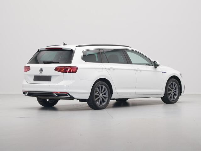 Volkswagen PASSAT Variant 1.4 TSI 218pk PHEV GTE Navigatie iQ Light Side Assist Camera