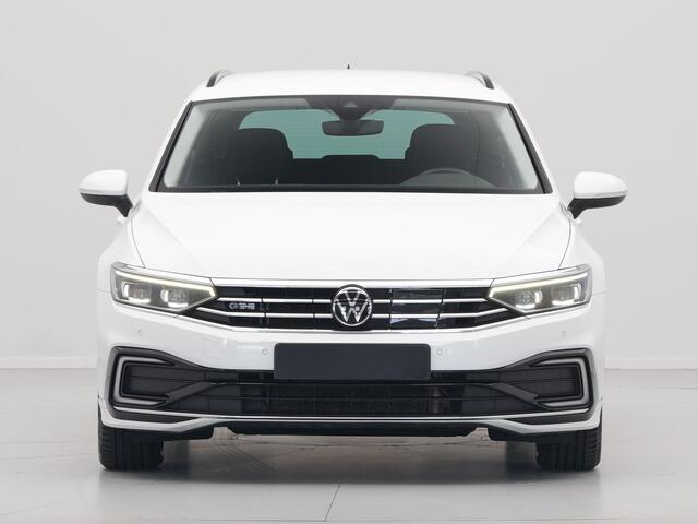 Volkswagen PASSAT Variant 1.4 TSI 218pk PHEV GTE Navigatie iQ Light Side Assist Camera