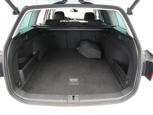 Volkswagen PASSAT Variant 1.4 TSI 218pk PHEV GTE Navigatie iQ Light Side Assist Camera