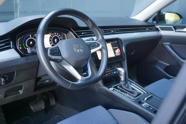 Volkswagen PASSAT Variant 1.4 TSI PHEV GTE Business | Panoramadak | Discover Media | Trekhaak | Camera | Standkachel | ACC | Virtual Cockpit |