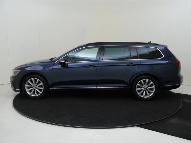 Volkswagen PASSAT Variant 1.4 TSI PHEV GTE Business | Parkeerassistent | Head-up display | 360 camera | LED matrix verlichting | Stoelverwarming voor en achter | Dodehoek detectie | Standkachel |