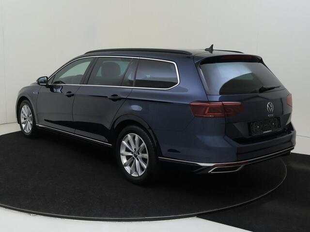 Volkswagen PASSAT Variant 1.4 TSI PHEV GTE Business | Parkeerassistent | Head-up display | 360 camera | LED matrix verlichting | Stoelverwarming voor en achter | Dodehoek detectie | Standkachel |