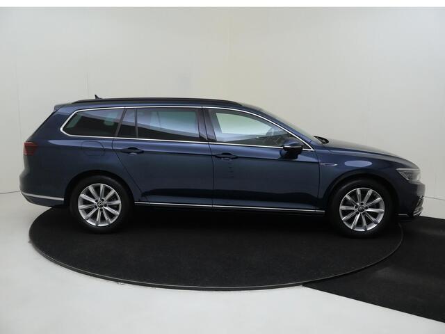 Volkswagen PASSAT Variant 1.4 TSI PHEV GTE Business | Parkeerassistent | Head-up display | 360 camera | LED matrix verlichting | Stoelverwarming voor en achter | Dodehoek detectie | Standkachel |