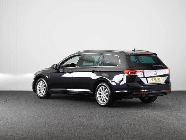 Volkswagen PASSAT Variant 1.5 TSI Comfort Business 150 PK | Automaat ( DSG) | Navigatie | Wegklapbare trekhaak | Extra getint glas