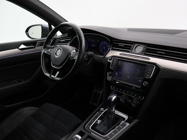 Volkswagen PASSAT Variant 1.4 TSI GTE 218 PK HIGHLINE AUT. + TREKHAAK | PANORAMA | VIRTUAL COCKPIT | CARPLAY | 18 INCH