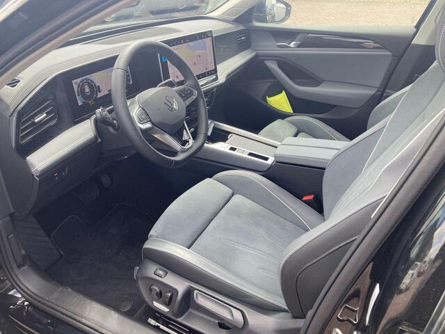 Volkswagen PASSAT Variant Business 1.5 110kW/150PK eTSI 7-DSG · Navigatie · Camera + Parkeersensoren · Stoelverwarming · Trekhaak ·