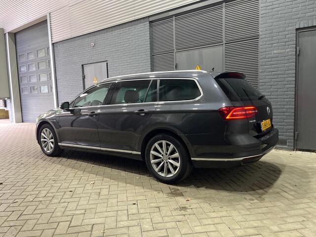 Volkswagen PASSAT Variant 1.6 TDI Highline Business R | Incl. BTW | Automaat | Panoramadak | Vol-Leder | Getint Glas | Camera