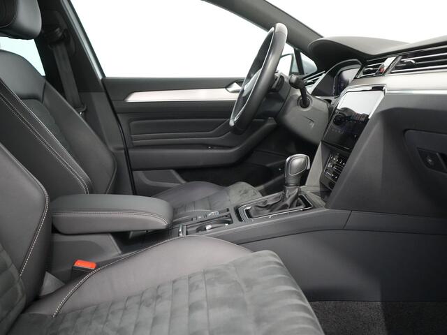 Volkswagen PASSAT Variant 1.5 TSI R-Line Business + | Matrix Light | Carplay | Camera | 18inch |