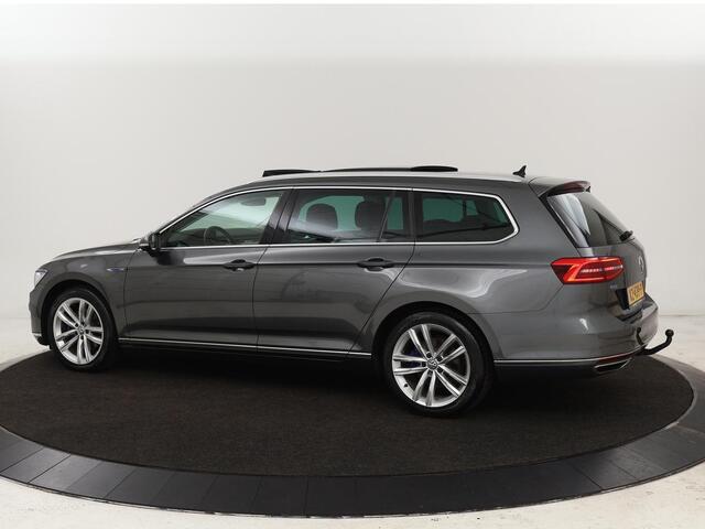 Volkswagen PASSAT 1.4 TSI GTE | Panoramadak | Stoelverwarming | Trekhaak | Adaptive cruise | Camera | Carplay | Leder/Alcantara | Full LED | Virtual Cockpit