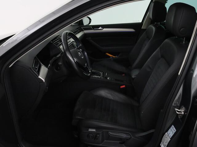 Volkswagen PASSAT 1.4 TSI GTE | Panoramadak | Stoelverwarming | Trekhaak | Adaptive cruise | Camera | Carplay | Leder/Alcantara | Full LED | Virtual Cockpit