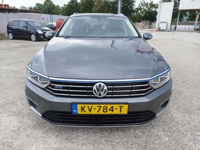 Volkswagen PASSAT Variant 1.4 TSI GTE Connected Series Plus - COMING SOON