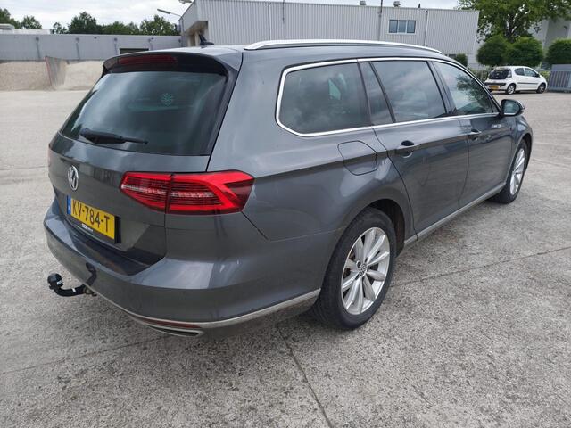 Volkswagen PASSAT Variant 1.4 TSI GTE Connected Series Plus - COMING SOON