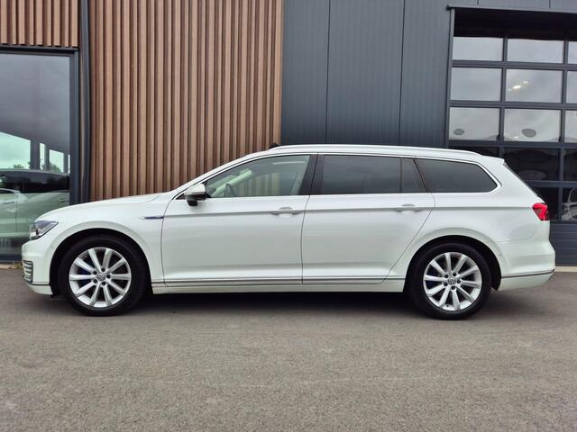 Volkswagen PASSAT Variant 1.4 TSI GTE Connected Series Plus | BTW | Pano | LED | Trekhaak | HUD | 360 camera
