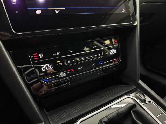 Volkswagen PASSAT Variant 1.4 TSI PHEV GTE / HUD / DCC / Trekhaak