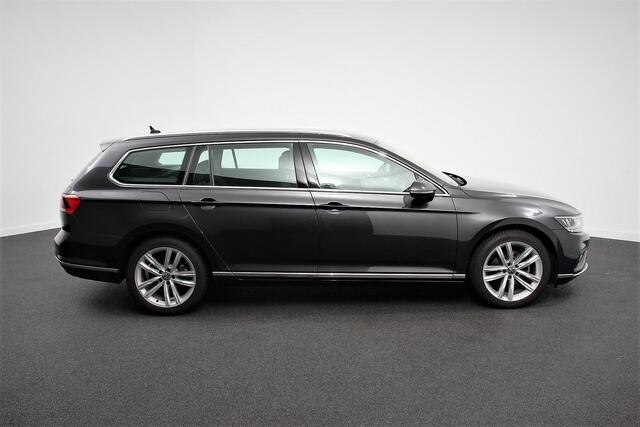 Volkswagen PASSAT Variant 1.5 TSI 150pk DSG Elegance Plus Pro | Navigatie | Camera | Climate Control | Adaptive Cruise Control | Elektrische Achterklep | Lane Assist | LED | DAB |