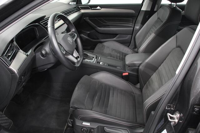 Volkswagen PASSAT Variant 1.5 TSI 150pk DSG Elegance Plus Pro | Navigatie | Camera | Climate Control | Adaptive Cruise Control | Elektrische Achterklep | Lane Assist | LED | DAB |