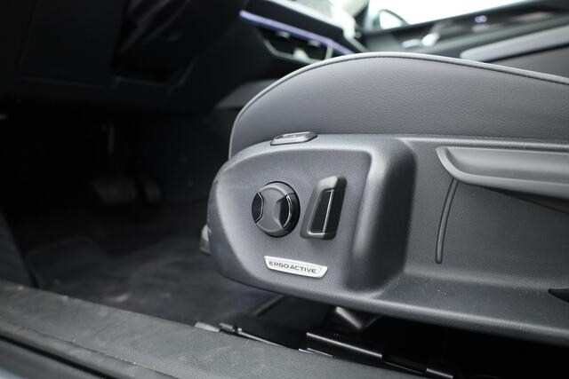 Volkswagen PASSAT Variant 1.5 eHybrid Business | Navi | Massage | Elek. Trekhaak | Keyless | Adapt. Cruise | Stoel- Stuurverw. |