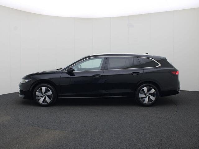 Volkswagen PASSAT Variant 1.5 eTsi 150pk DSG Business · Navigatie · Camera + Parkeersensoren · Stoelverwarming · Trekhaak ·