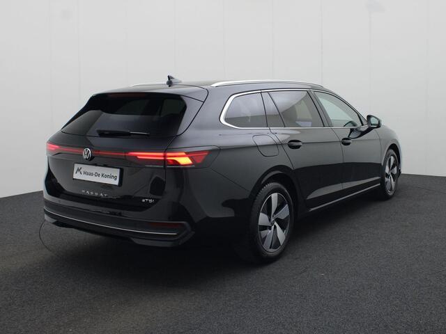 Volkswagen PASSAT Variant 1.5 eTsi 150pk DSG Business · Navigatie · Camera + Parkeersensoren · Stoelverwarming · Trekhaak ·