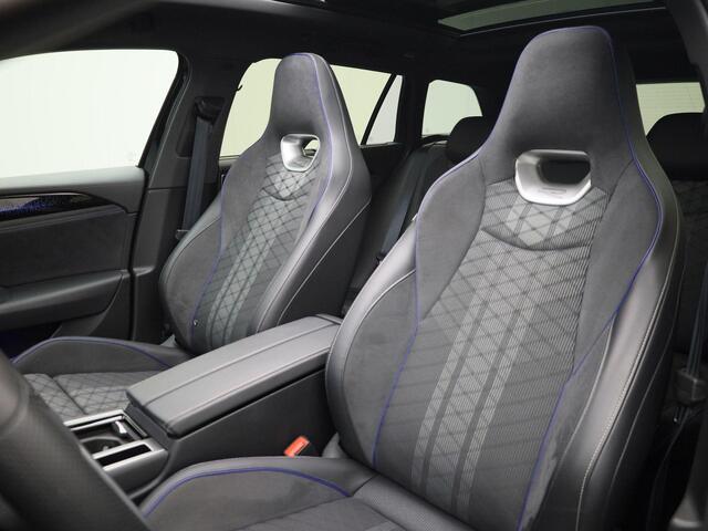 Volkswagen PASSAT Variant 1.5eHybrid 200kW/272PK R-Line DSG · Panoramadak · Navigatie · 360° Camera + Parkeersensoren · Garantie t/m 30-07-2029 of 100.000km