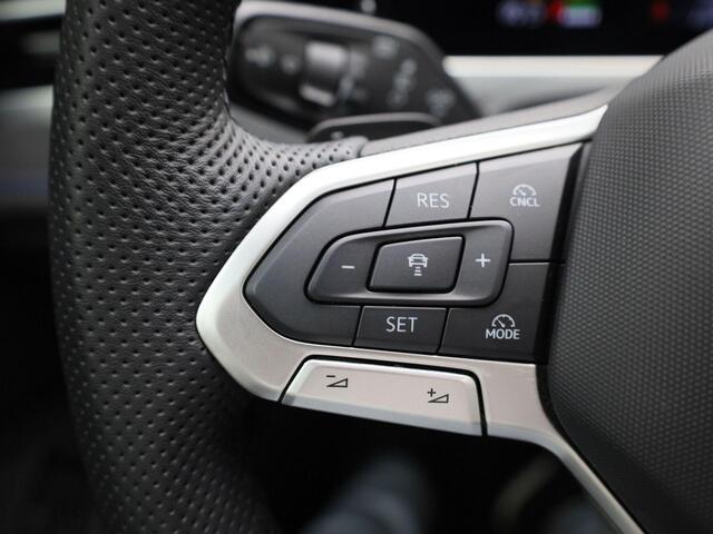 Volkswagen PASSAT Variant 1.5eHybrid 200kW/272PK R-Line DSG · Panoramadak · Navigatie · 360° Camera + Parkeersensoren · Garantie t/m 30-07-2029 of 100.000km