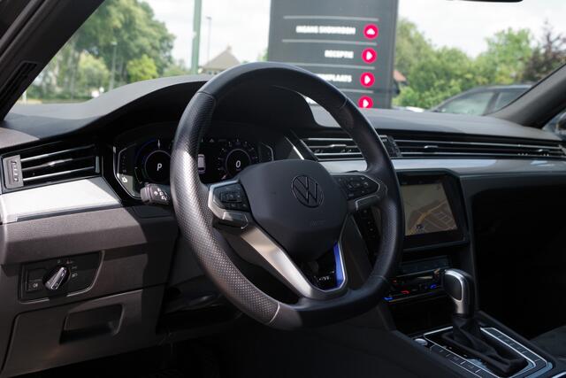 Volkswagen PASSAT Variant 1.4 TSI PHEV GTE 218 PK Business PHEV, Leder-Alcantara, Camera, Groot-Navi,