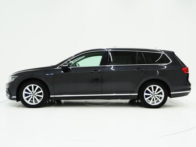 Volkswagen PASSAT Variant 1.4 TSI PHEV GTE | Panoramadak | Trekhaak | Massage | Adaptive Cruise | Camera | Carplay