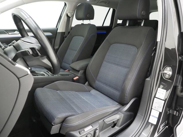 Volkswagen PASSAT Variant 1.4 TSI PHEV GTE | Panoramadak | Trekhaak | Massage | Adaptive Cruise | Camera | Carplay