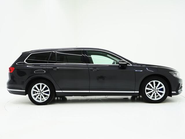 Volkswagen PASSAT Variant 1.4 TSI PHEV GTE | Panoramadak | Trekhaak | Massage | Adaptive Cruise | Camera | Carplay